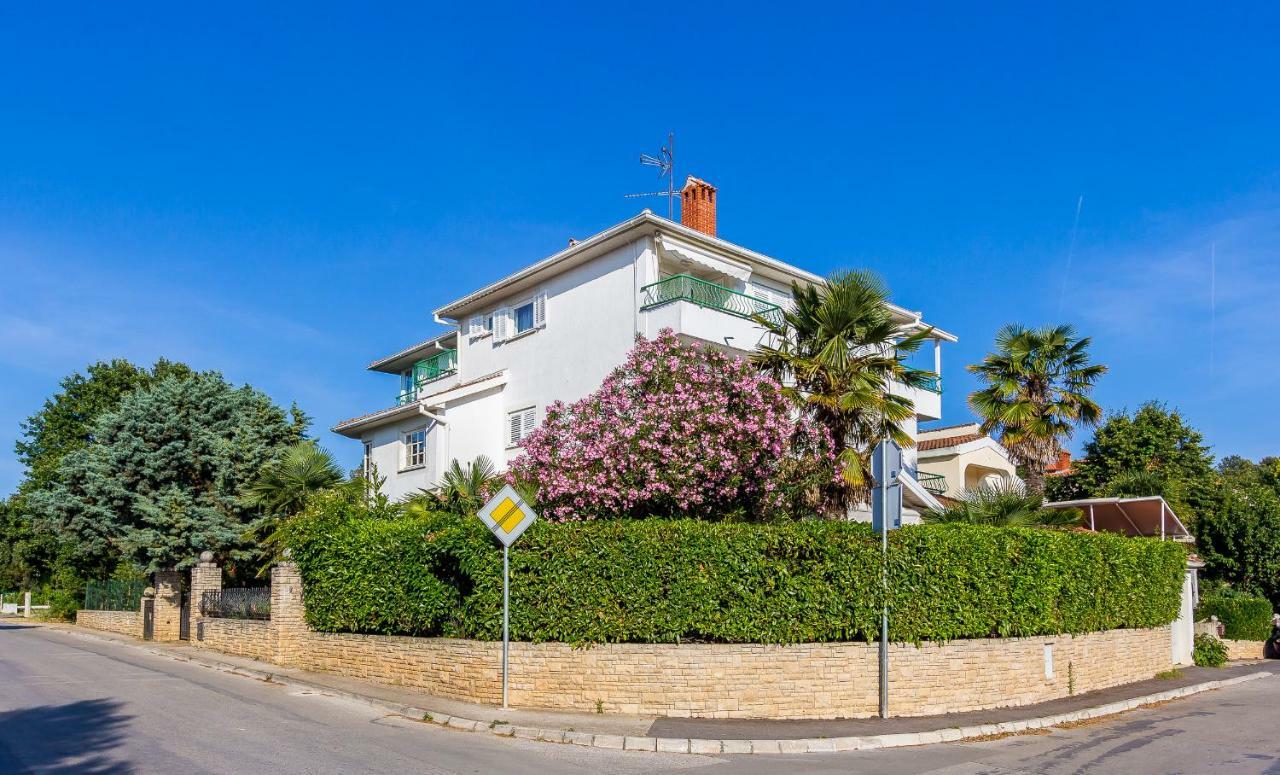 Apartments Zanetti 2 Pula Bagian luar foto